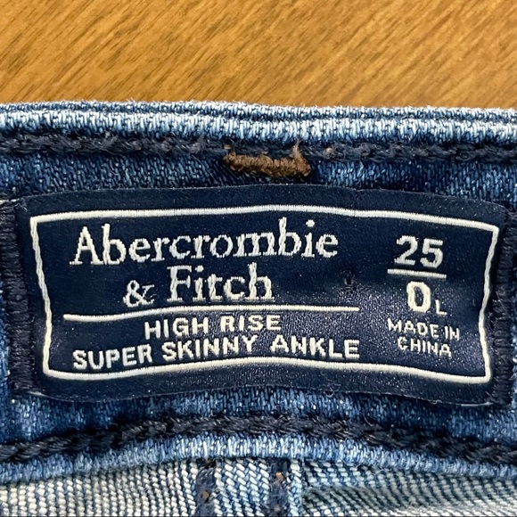 Abercrombie & Fitch Women's Medium Wash Denim Blue Zipper Leg High Rise Jeans 25 - Picture 3 of 11